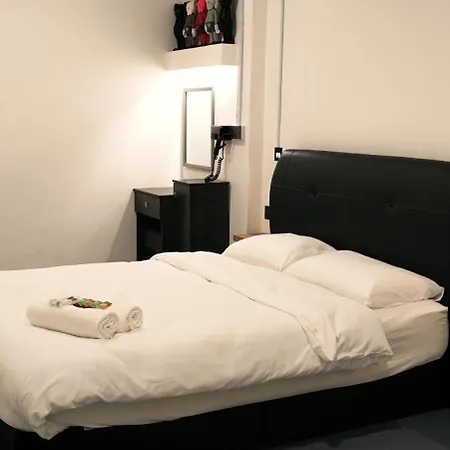 23 Inn Queen Bed Standard Room